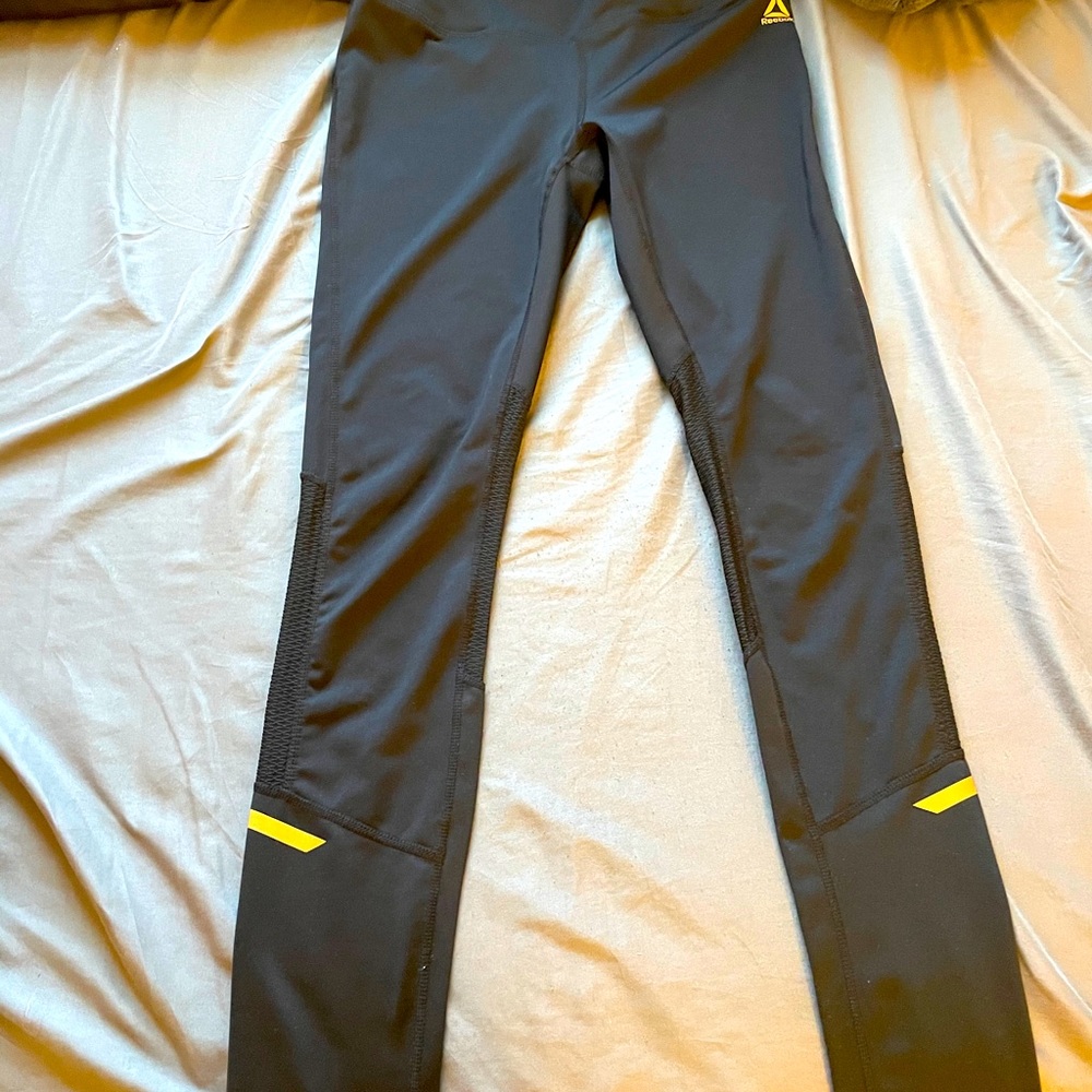 Exercise Reebok leggings with Mesh